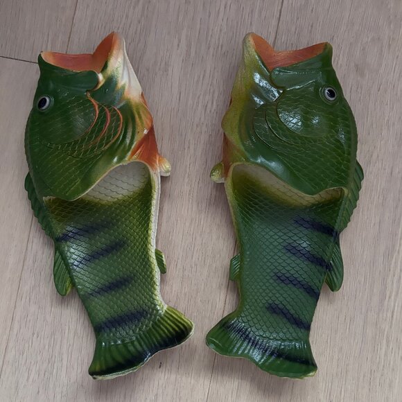 Novelty Fish Slip-on Beach Sandals in Green - Picture 1 of 5